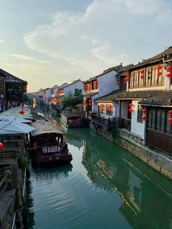 此生愿为姑苏客，一入江南再不回。​​​​