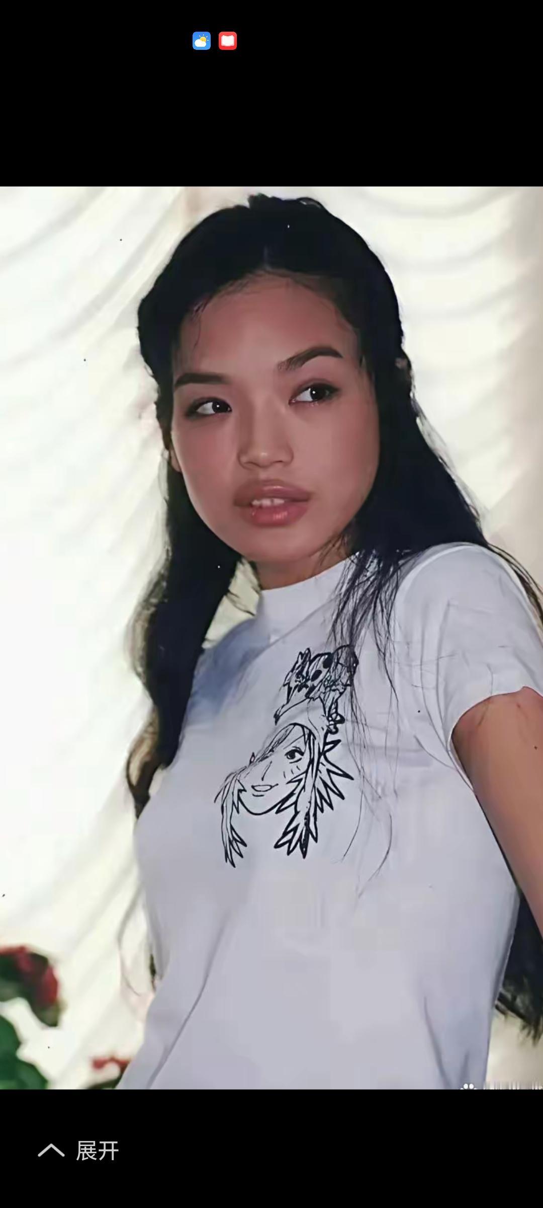 这是刚出道时的舒淇。去过韩国后的舒淇……美女不发飙，全靠一把刀。