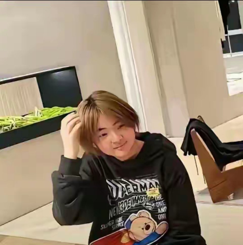 徐峥陶红女儿近照曝光，长相引起热议：更像爸爸？