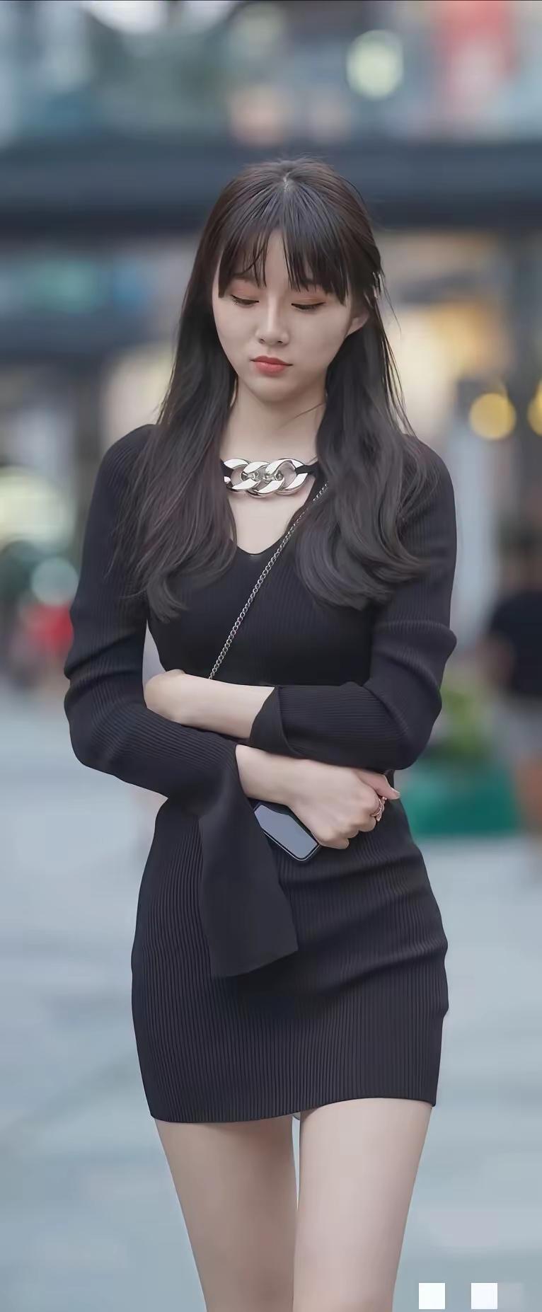 都市美女穿搭分享穿搭街拍美女人像群好身材性感女神高雅气质美女牛仔裤高