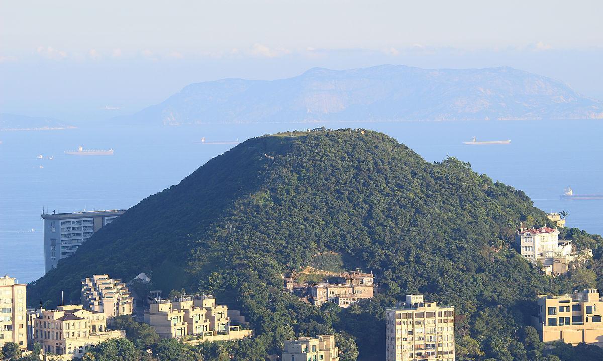 香港，有个不成文的规定，只有居住在山顶的富豪，才算是真正的名门望族。全球最贵的住