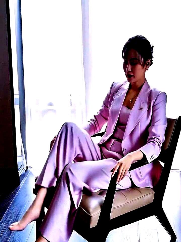 陈数这脚，比好多人的脸都嫩。她把自己那双脚当宝贝一样护了整整十五年，心里