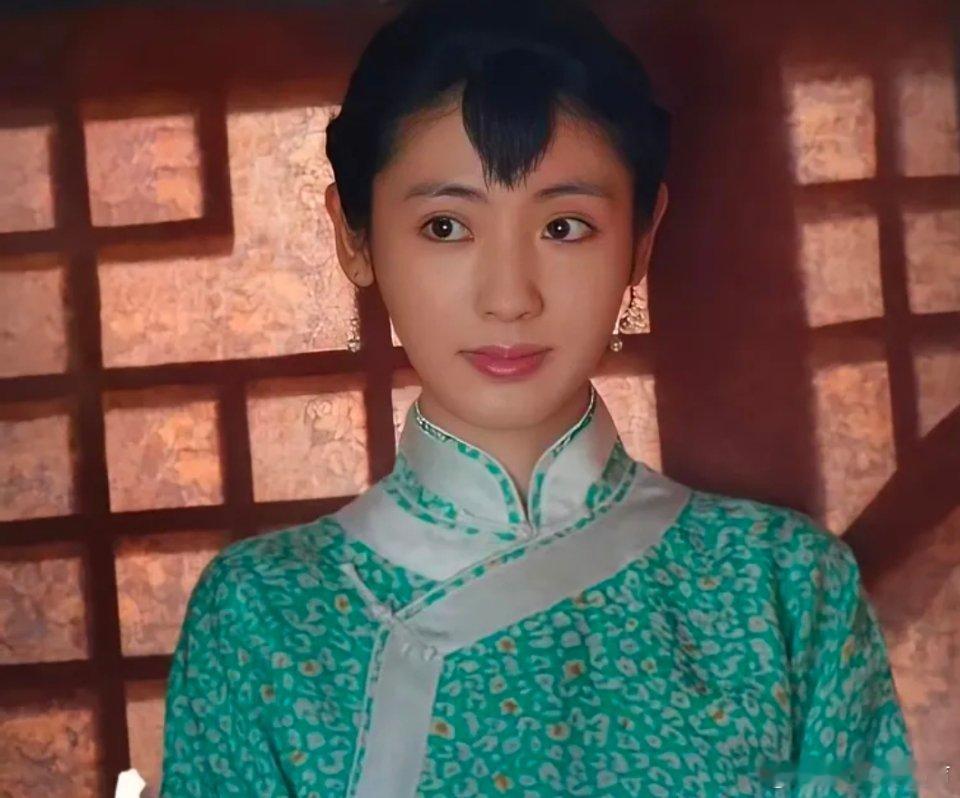 《生万物》：苏苏的悲剧人生，比绣绣更让人心疼看《生万物》，最让人意难平的莫过于