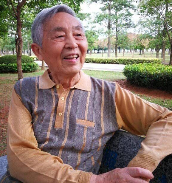 1970年，徐州一主任医生趁妻子不在，偷偷服用了4克毒性极强的曼陀罗花，所有人都