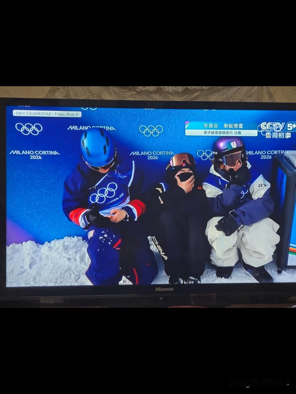 有网友评论真的太好笑了：让中美日同时紧张到捏汗的国家，出现了——新西兰！新