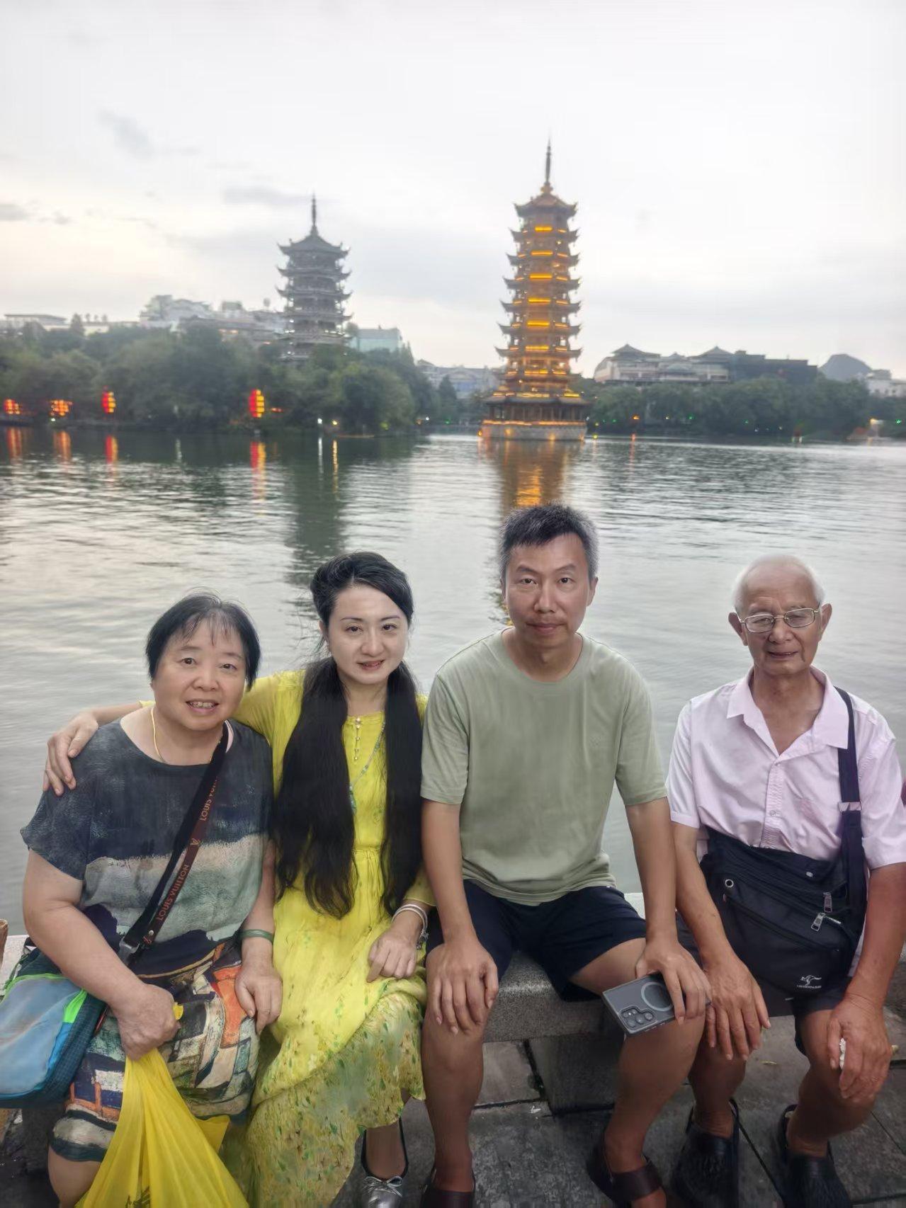 话丑理端刘晓庆与古柯有没有谈过恋爱必须拿出有没有发生过性行