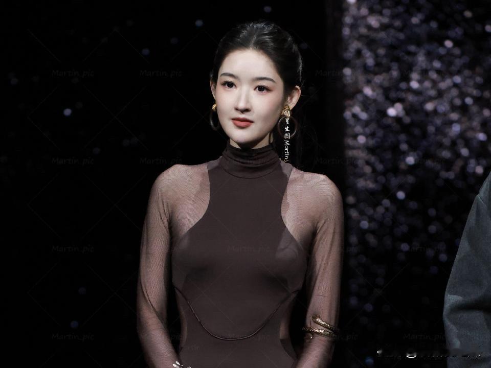 房子都装修好了突然不结婚了不是因为发现杨玏不适合当老公，而是在没有红的时候有