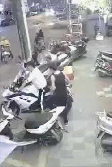 隔着屏幕都觉得屁股疼[捂脸哭]​​​