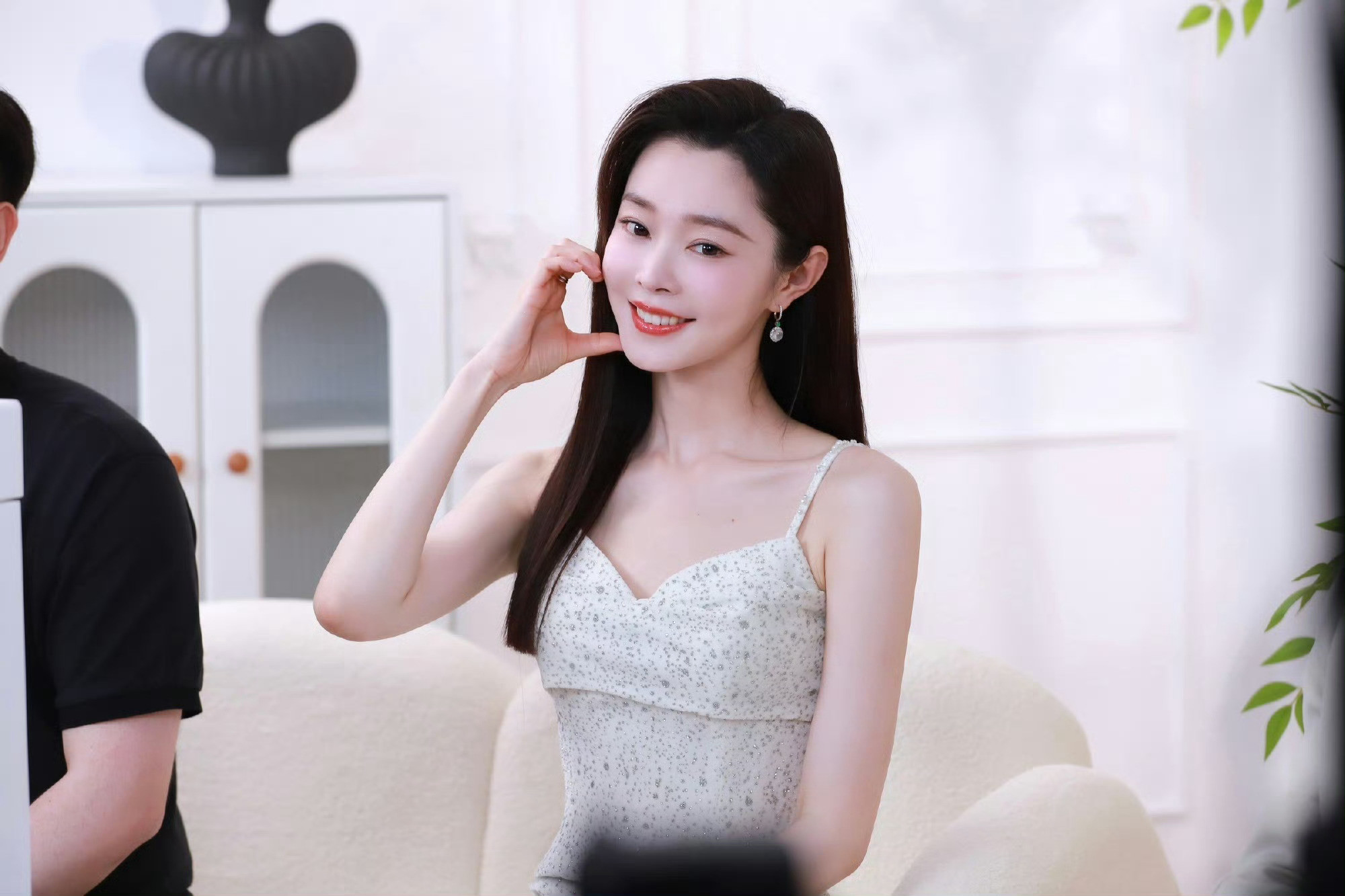 宋轶x白色吊带裙甜美可人​​​