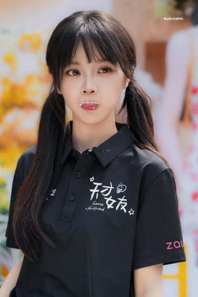 田曦薇最不吃压力之人田曦薇：刘海被讨论怎么办？给它起个名，让它出道。以后薇薇安