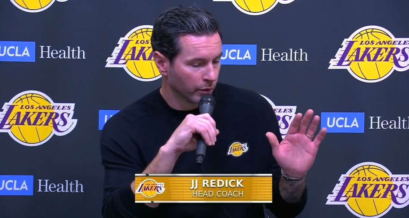 雷迪克赛后更衣室讲话：“我刚刚赛后告诉队员们：从数据来看，我们现在确实是联盟最差