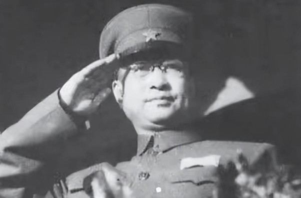 1945年，美军为讥讽陈赓，故意指着桌上的牛排、面包问道：“陈将军，我们美国人的