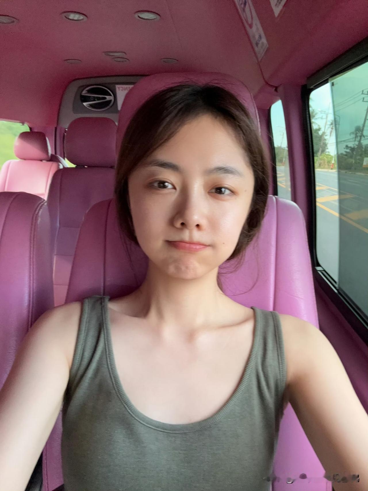没滤镜没浓妆，谭松韵这组出游照，吊打太多精修女星如今娱乐圈明星晒出的日常照，