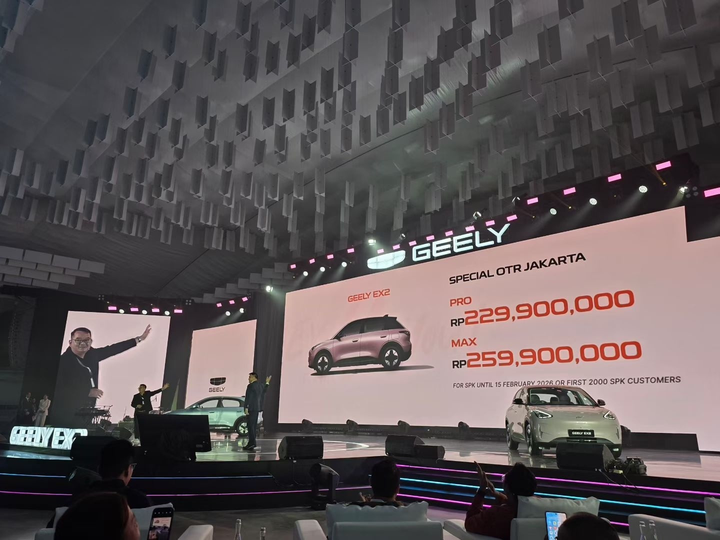 把大车留在中国，把小车卖向世界。正解。