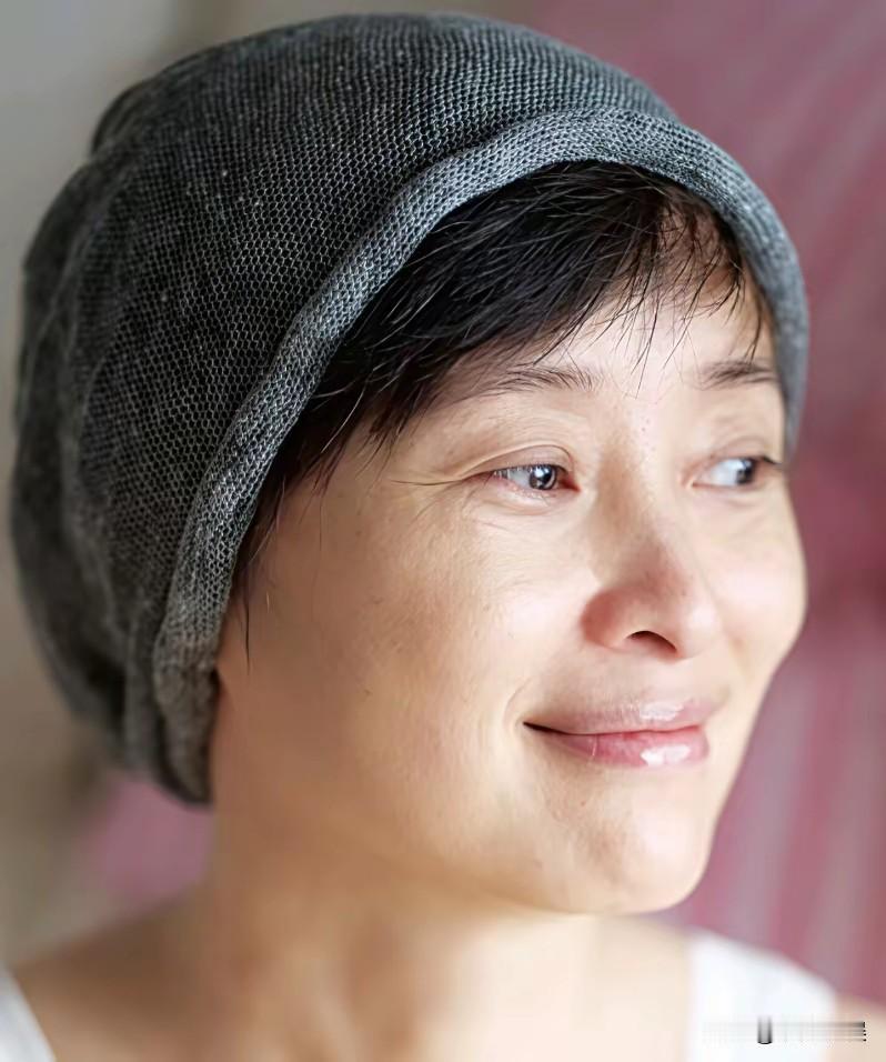 吴越，真是太勇敢了！演员吴越晒出了自己的写真照片，但却没有进行化妆、修片，展现