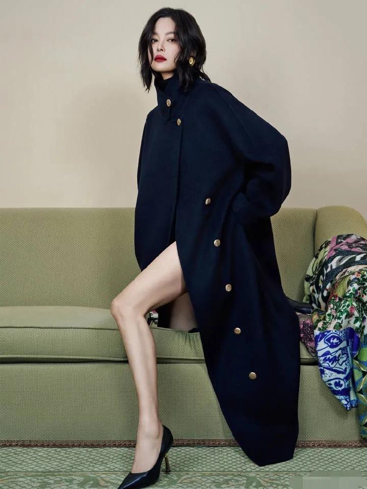 必须给摄影师扣鸡腿,辛芷蕾的腿拍的太难看了!辛芷蕾娱乐圈大器晚成的演员之一,