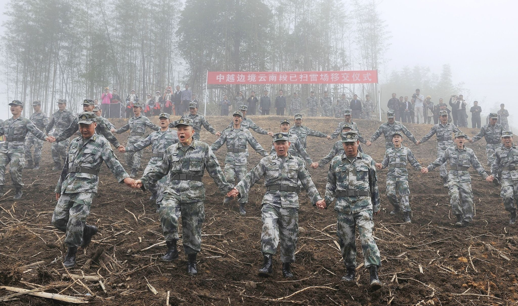 伟大、真的很让人佩服！当然，这并非什么拿人排雷，这是完成排雷任务后的“心理排雷”