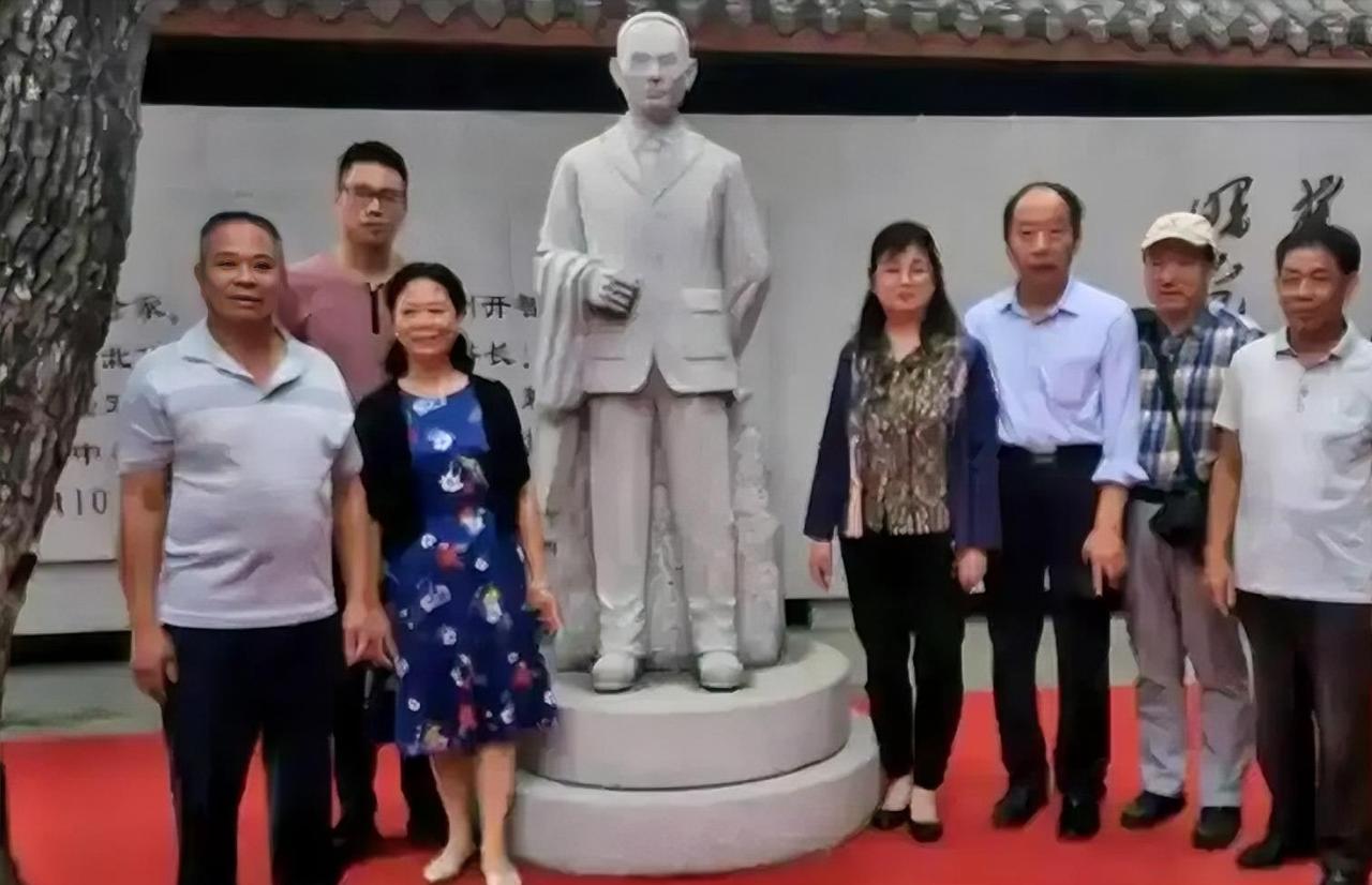 吴石的后人重聚了1982年，吴家四个子女终于和母亲王碧奎见面。吴石已经牺