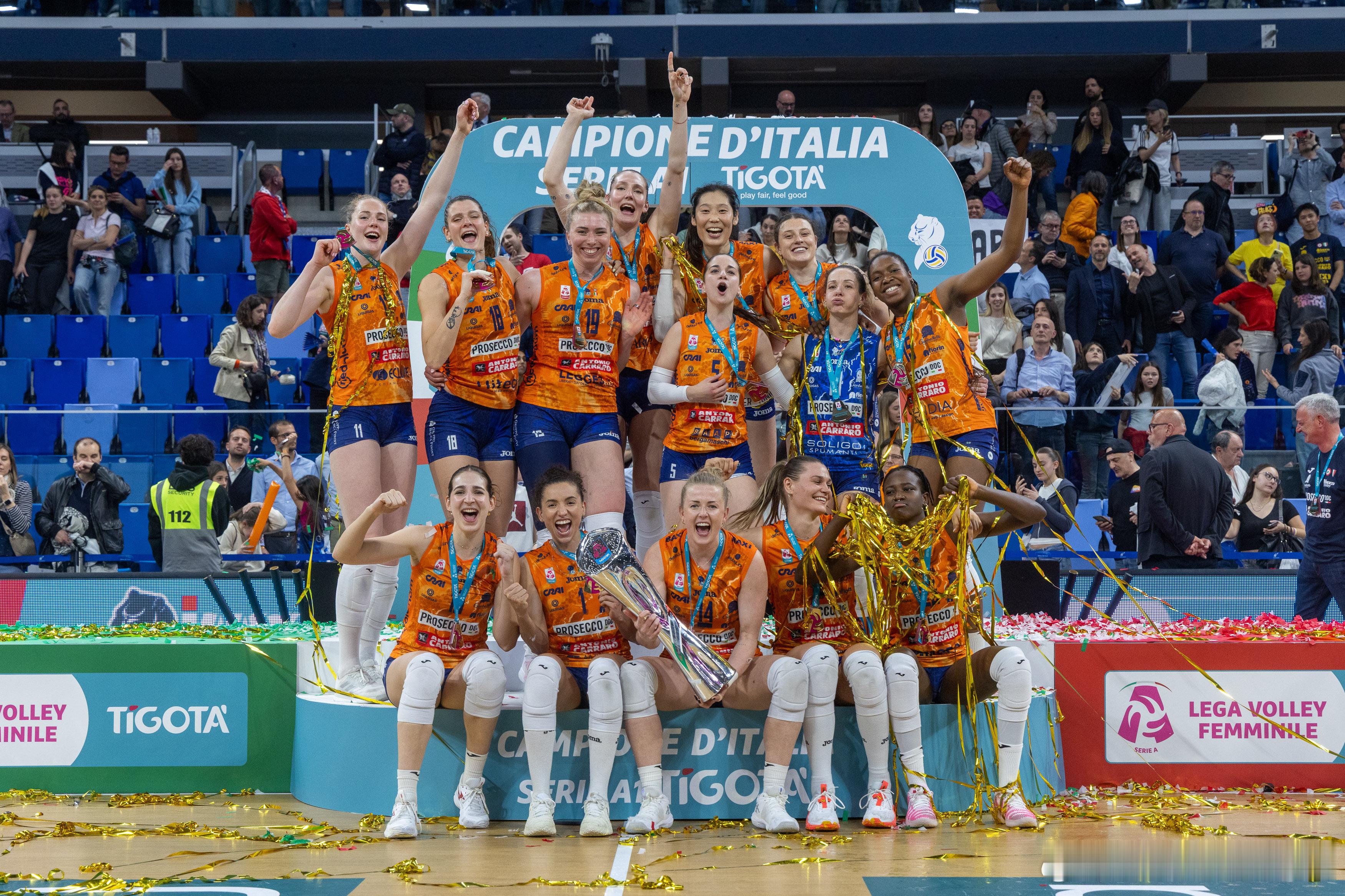 排球朱婷留洋第七季又一季的意大利A1联赛结束了。在异国的球场上，朱婷一次次