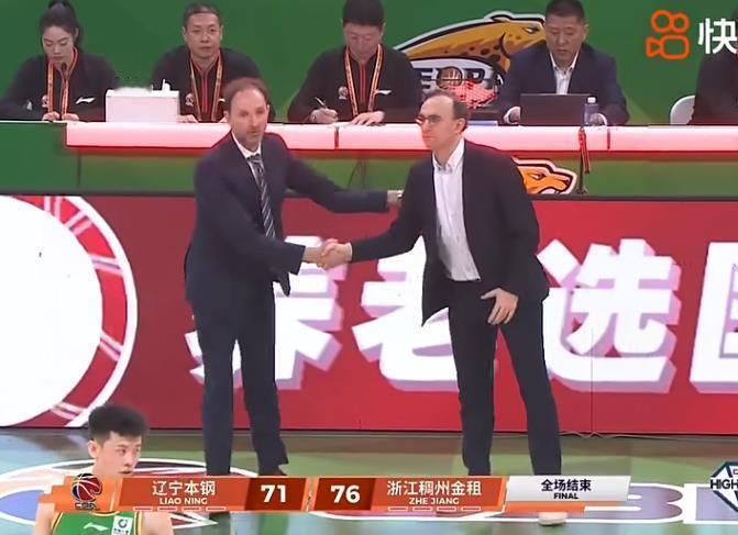 辽宁队这场输给浙江稠州，主教练乌戈责任最大，第三节末和第四节初的人员安排完全是让