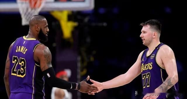 湖人交易大动作受限？队记曝关键选秀权大概率不动！北京时间1月13日，据湖人队