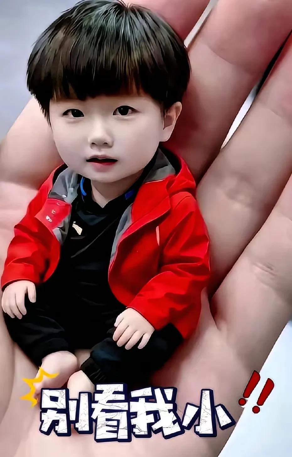 心情不好的时候，就来瞅瞅这个小豆包！也不知道是谁把孙颖莎做成这么萌的小娃娃。一