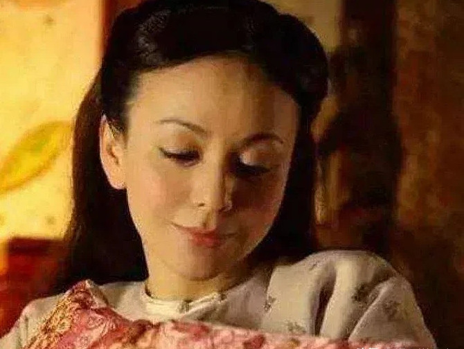 汉武帝要斩乳母，东方朔教她三步一回头，帝王终究难敌骨肉情