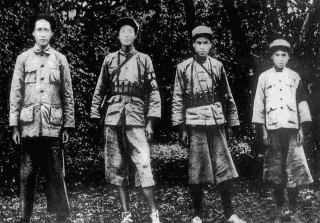 58年毛主席去济南，点名要见陈昌奉：帮忙找下胡长保的家人在何处“主席，陈昌奉