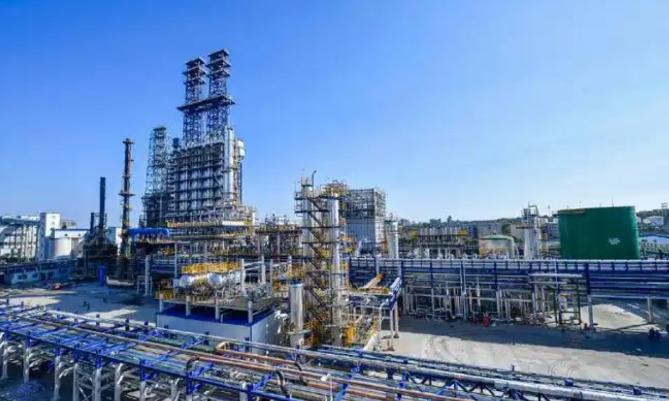 感觉中国人太聪明了，已经预判到今后5～10年，整个世界将会动荡不安，也会接连发生