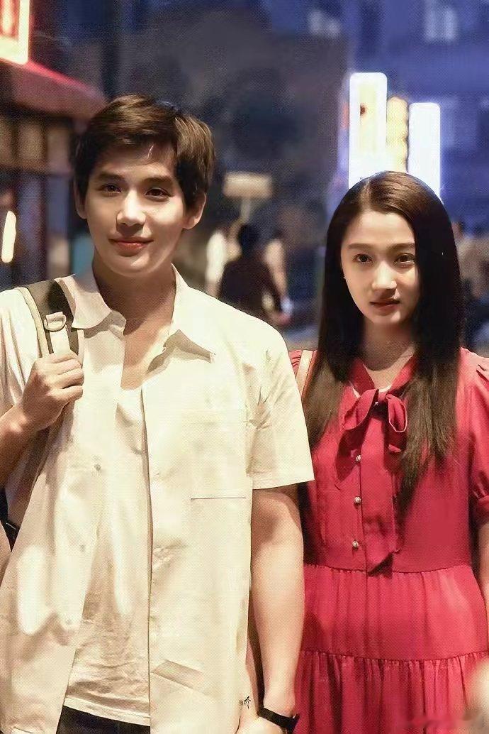 娱乐圈最绝的两个女演员，刘浩存，和谁都像天造地设的一对儿，关晓彤，和谁都没CP感