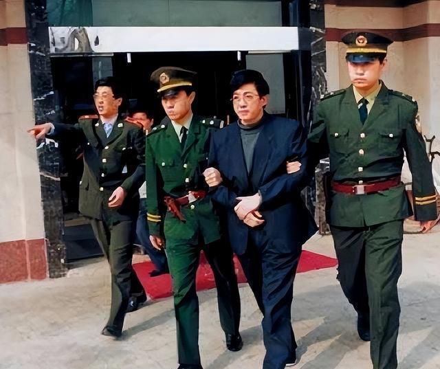 说，过去河北省出了叫李真的贪官，是某书记的秘书，虽然秘书并没有明确的官职，但他的