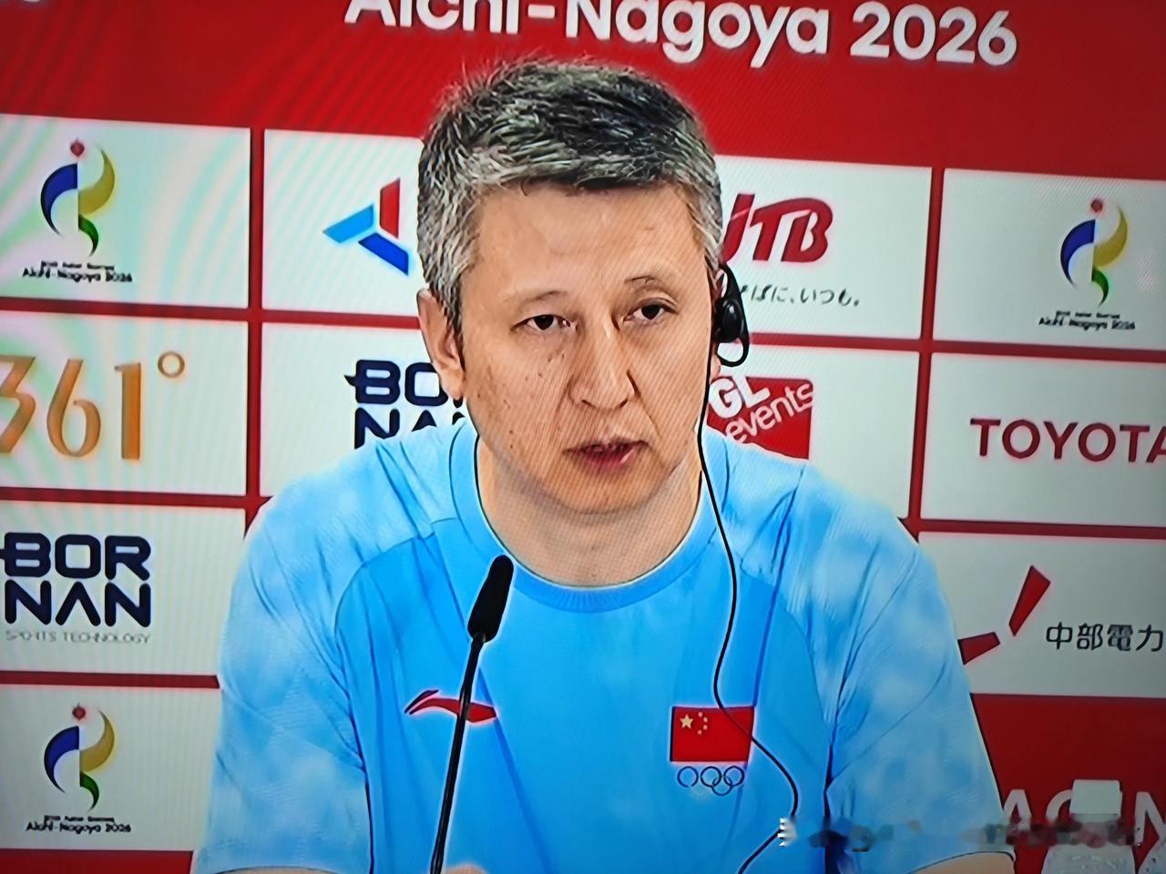 中国男篮与日本男篮的比赛结束后，主教练郭士强与胡明轩都接受了赛后采访，郭士强说：