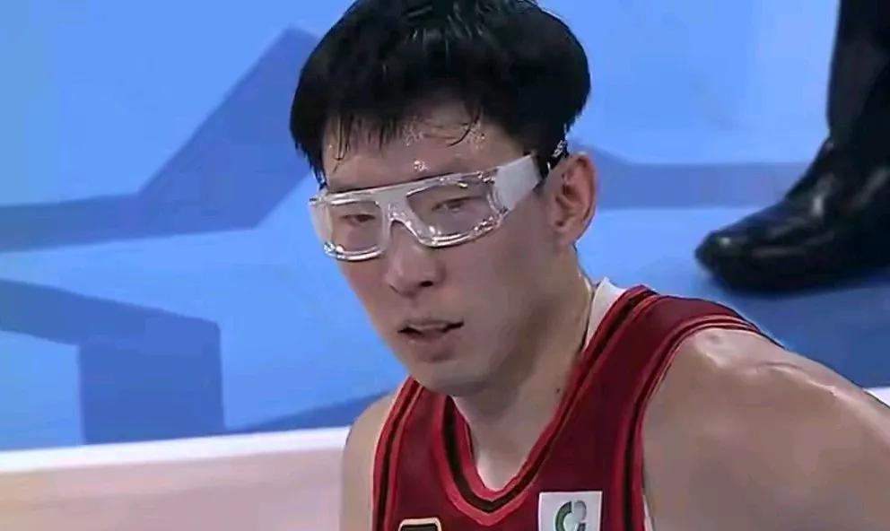 从北京的身上，看到了辽宁的影子。这两个队几乎同样的经历，惨败给同一个对手广厦，很