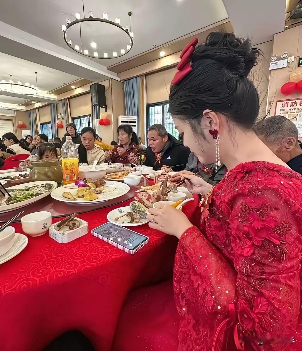 无锡的这场婚礼，直接撕开了资本遮羞布口子！五一节参加无锡同学婚礼，全程没有迎宾