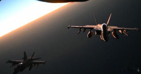 美国海军目前正在向以色列内瓦廷基地部署12架EA-18G“咆哮者”电子战攻击机，