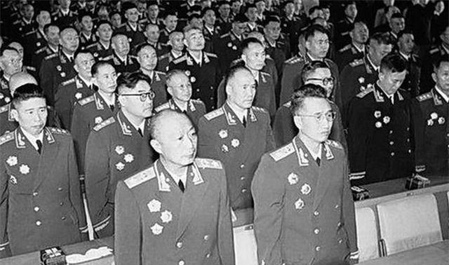 十大元帅和十位大将待遇差别有多大？真相令人意外。1955年9月27日，北京中南