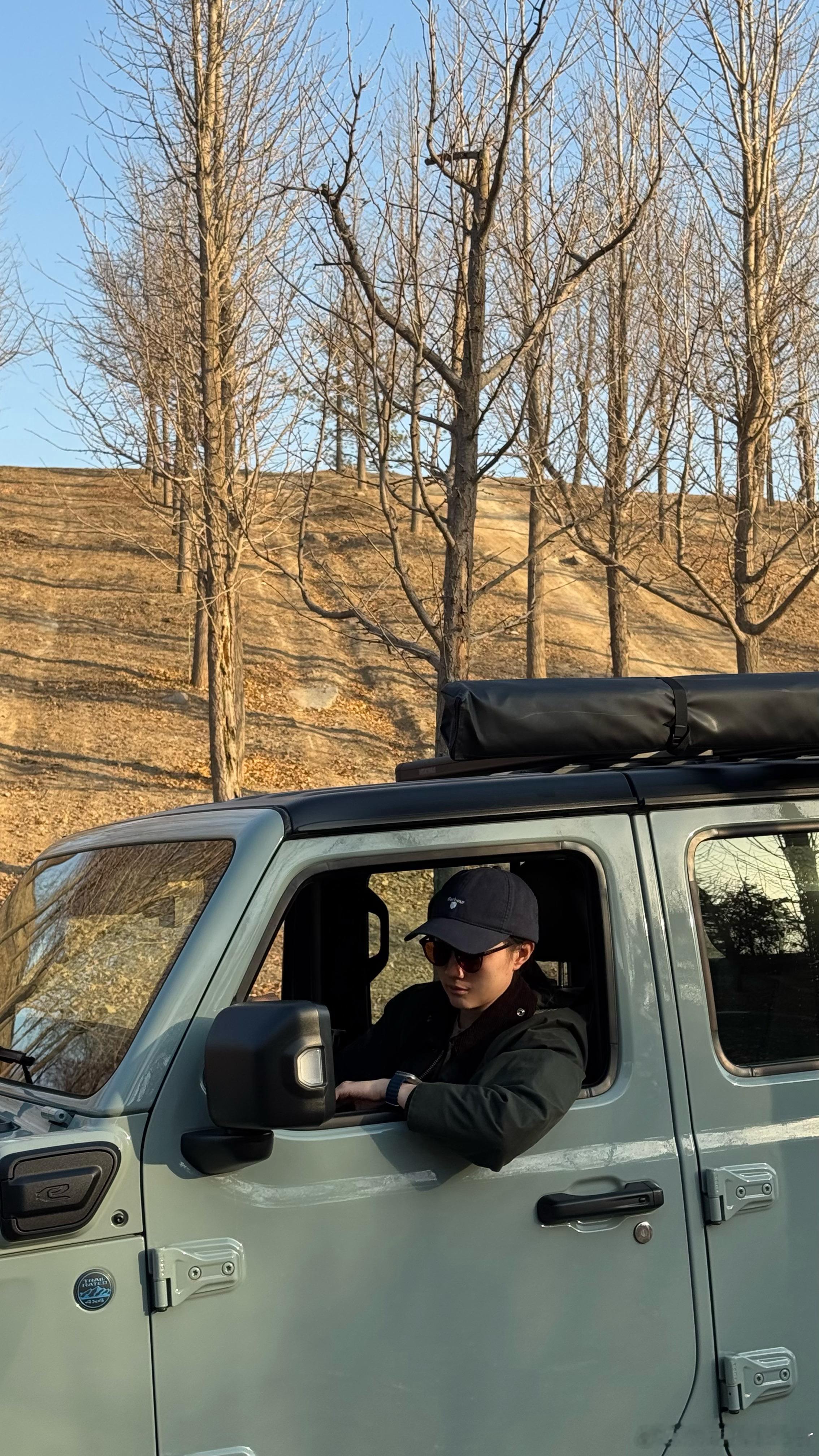 牧马人女车主的周末钻森林跑山坡压石头🪨别人打着滑我如履平地的那一刻快乐无