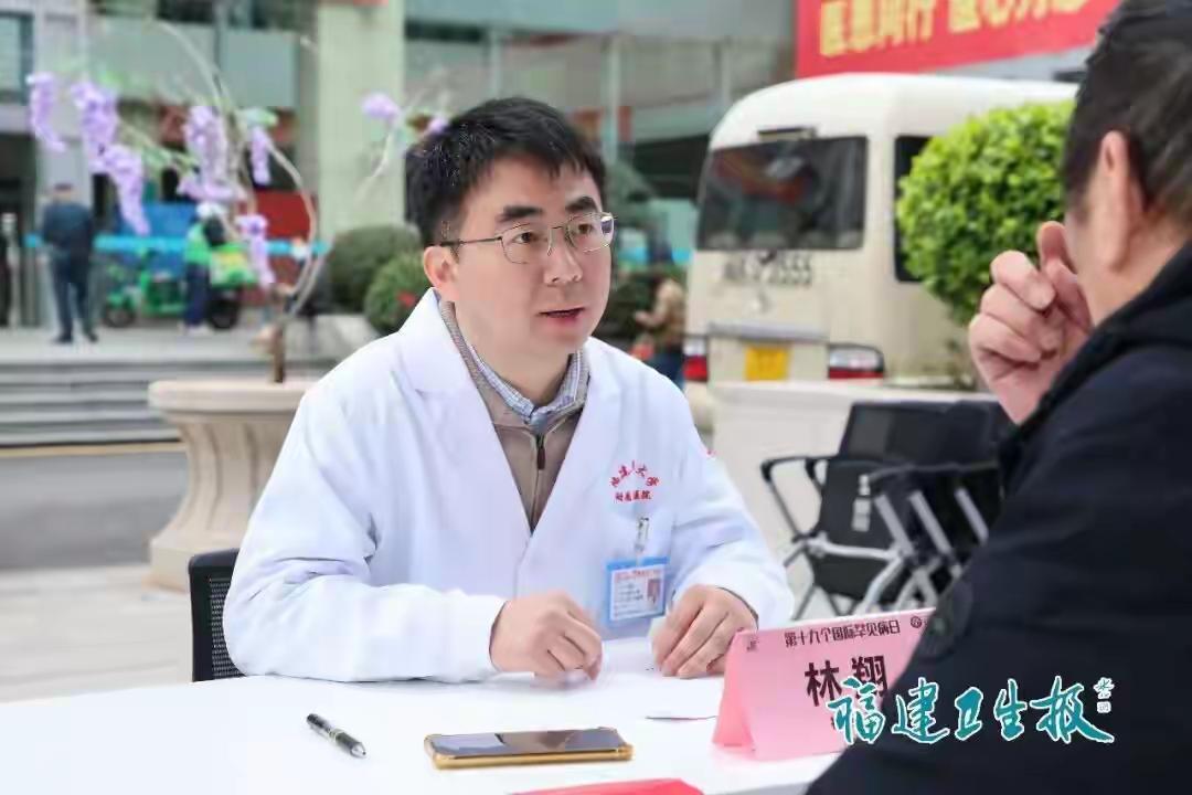 “吃了两年抗精神病药，才发现我只是缺觉？”——一个被误诊的26岁小伙，撕开了精神