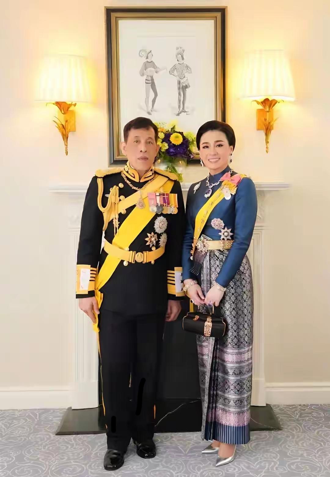 泰国国王玛哈·哇集拉隆功携苏提达王后访华中泰建交50周年之际，重磅外交喜讯来