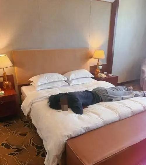 “不讹白不讹？”陕西渭南，一男子去聚餐，他说自己高血压不能喝酒，设宴的人就没带白