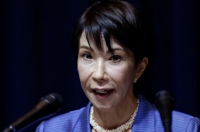 香港对高市早苗动手。日本共同社披露消息称，香港特别行政区政府开始停止与日本驻