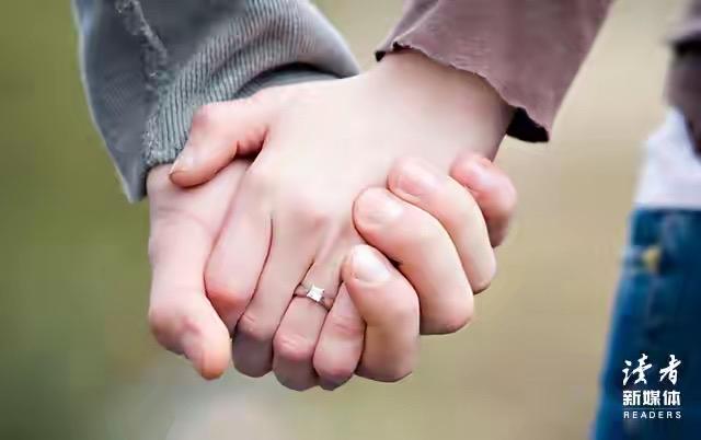 发现一个奇怪的现象：夫妻之间凡是感情不和的，大都“五感不通”。这五感，不仅仅是我