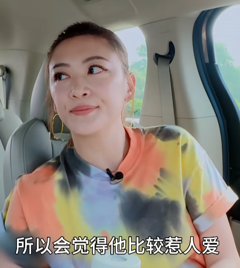 应采儿向袁咏仪吐槽自己的儿子Jasper，袁咏仪也没客气，顺势吐槽起了陈小春，情