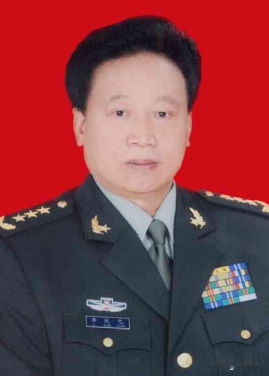 李乾元，1942年3月生，河南林州人，陆军上将。1961年入伍，1963年入党。