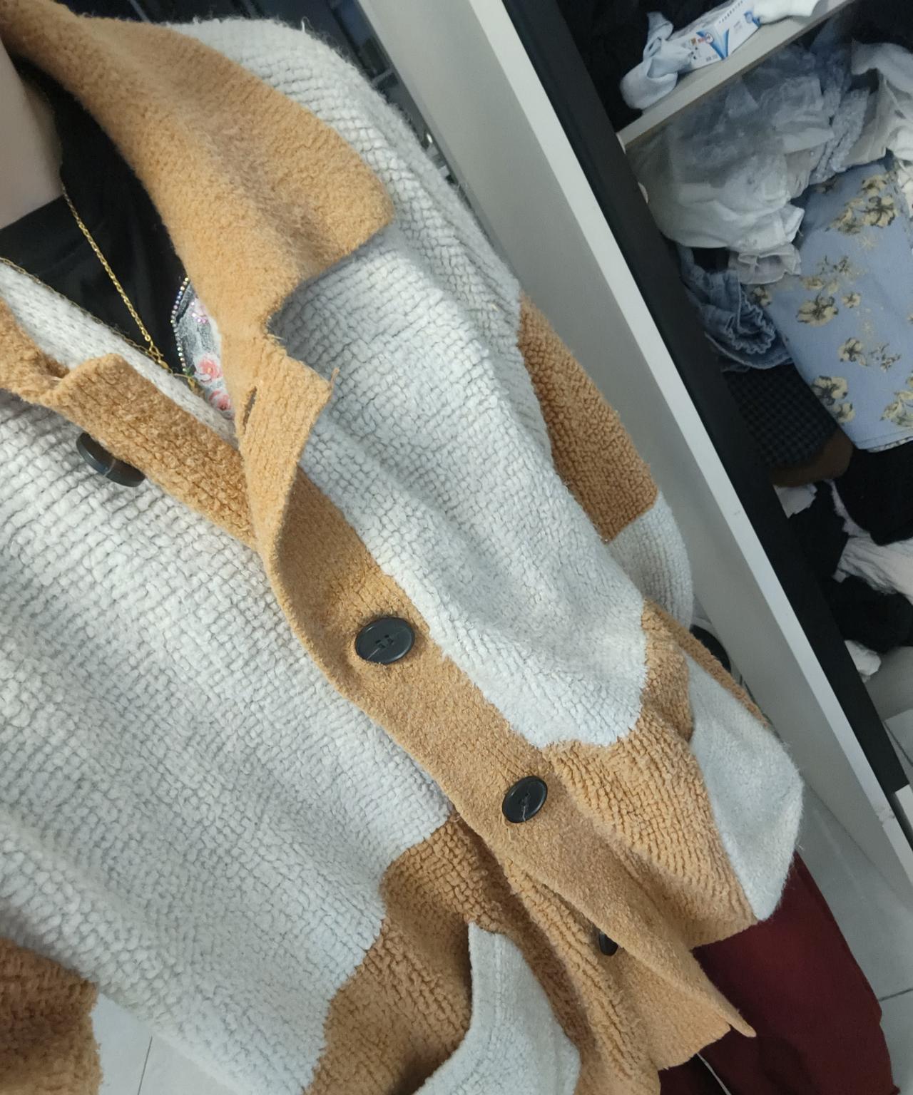 这件衣服，我真的穿了8年了，依旧还在穿，要不是写秋冬服饰焕新季这篇活动，我都