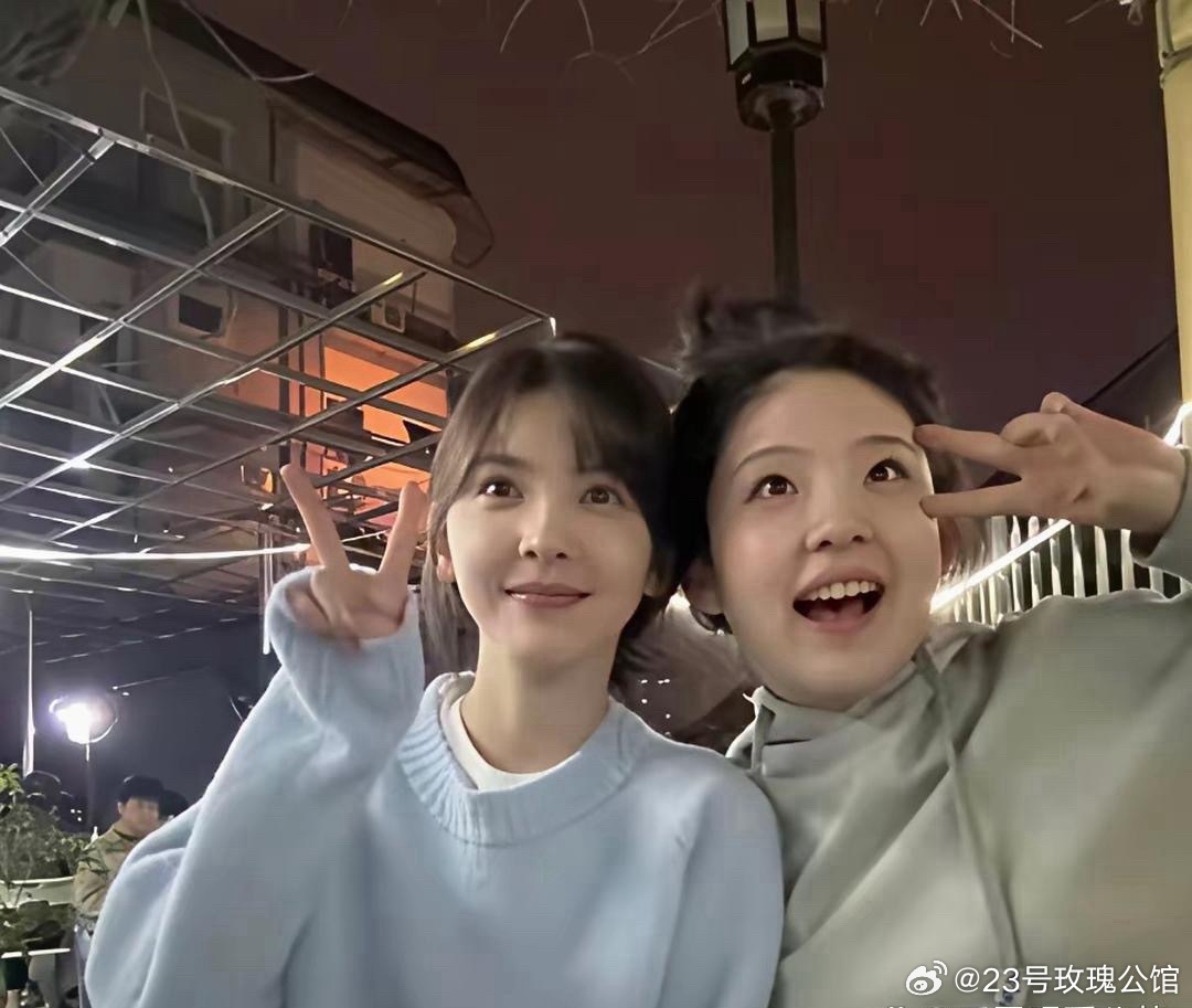 章若楠真的是中了基因彩票了和妹妹的差距好明显