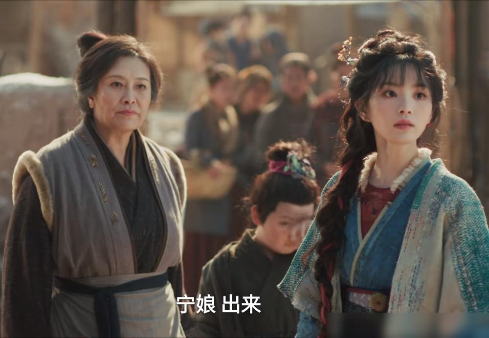 你以为在看张凌赫田曦薇谈恋爱，其实是在给康婆子数唾沫星子。翻开原著侯夫人与