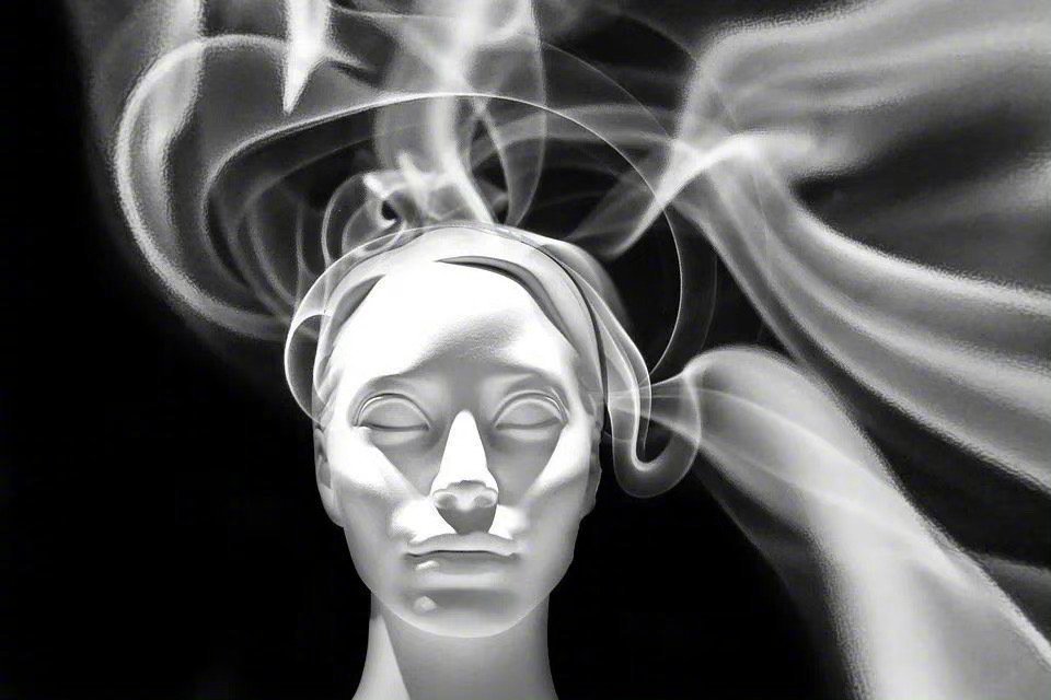 无法产生一个新的自己，没有真正体验到已经存在着一个新的自己。任何身、心、灵的治愈