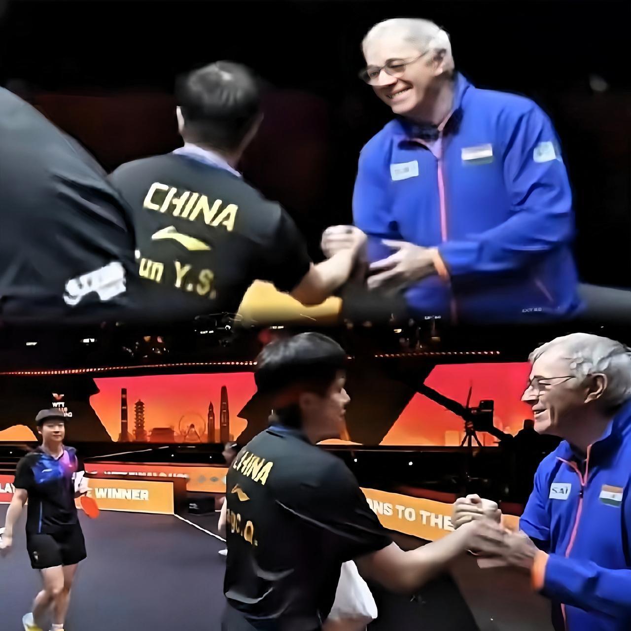 这位印度教练怕是“莎头粉头”吧！还拉着莎莎的手说“goodluck”，那