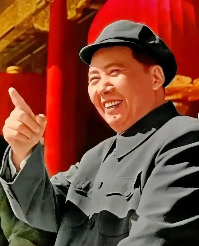 毛主席说这辈子打跑蒋委员长，逼平美国人，却坦言跟这老头打了个平手！咱今儿聊个